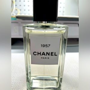 Les Exclusives Chanel 1957.  Large size.  Retails for $450.